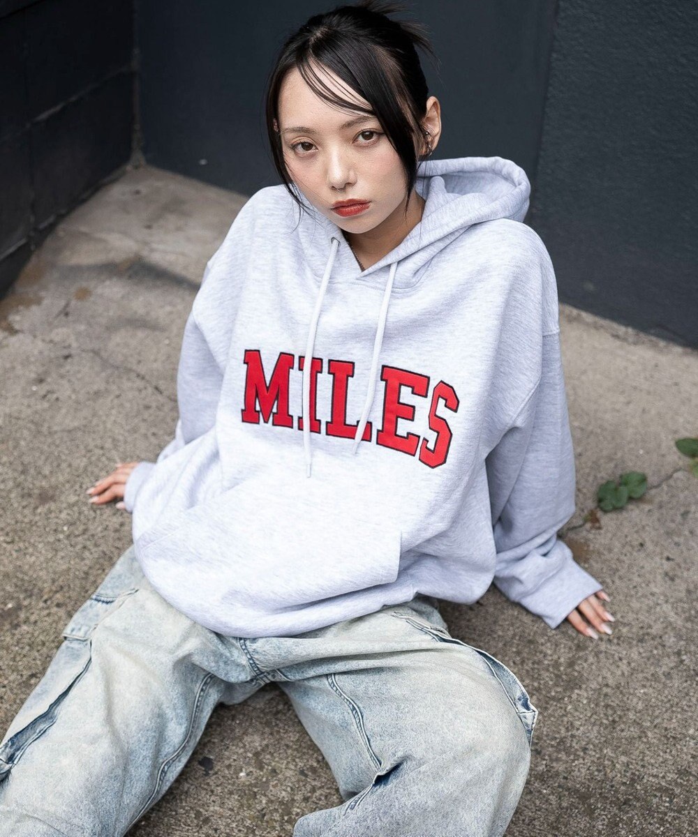 WEGO 【ユニセックス着用ITEM/SMLサイズ展開】グラフィックロゴプルパーカー 