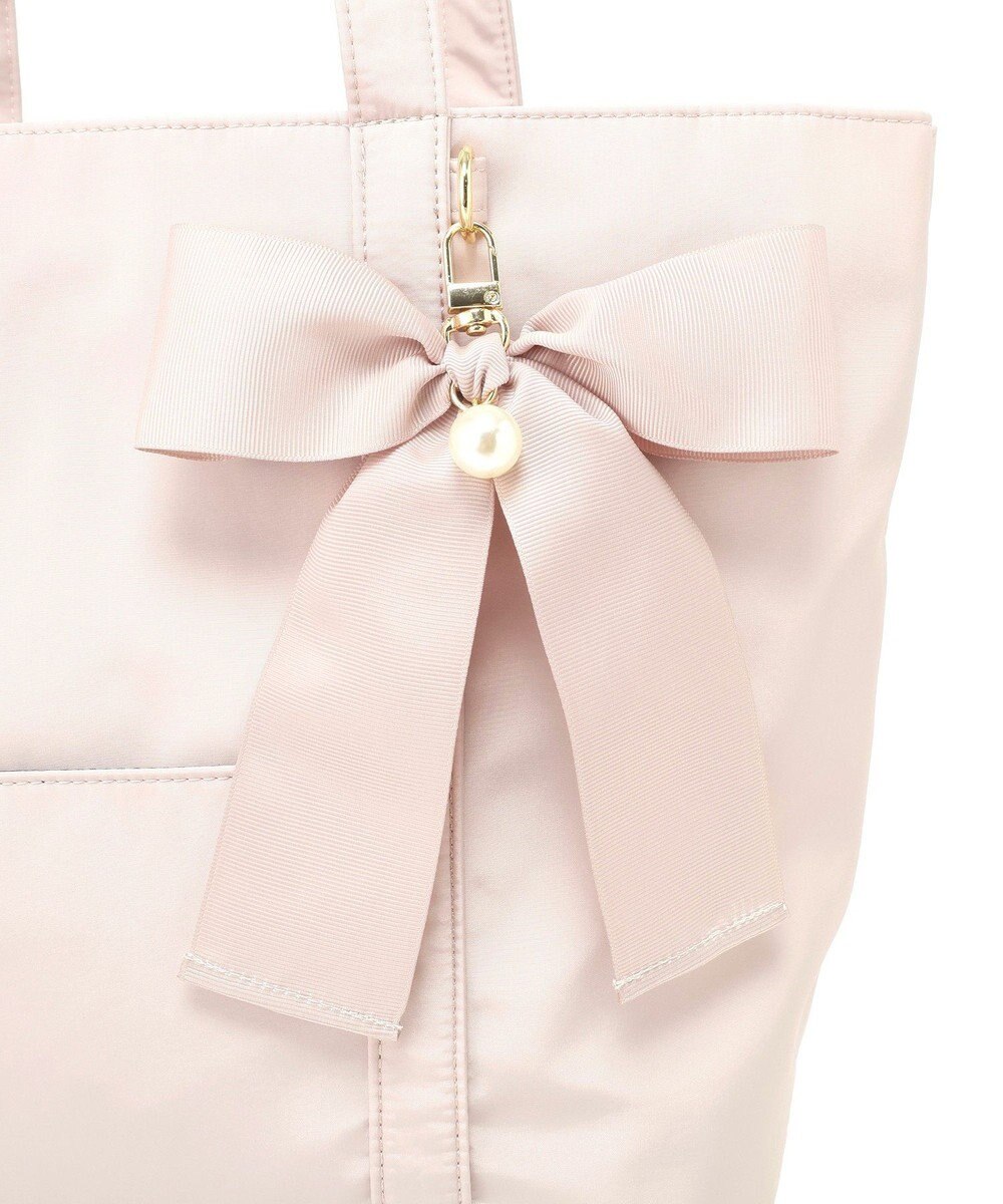 Maison de FLEUR リボンチャーム付きマルチポケットトートバッグ 