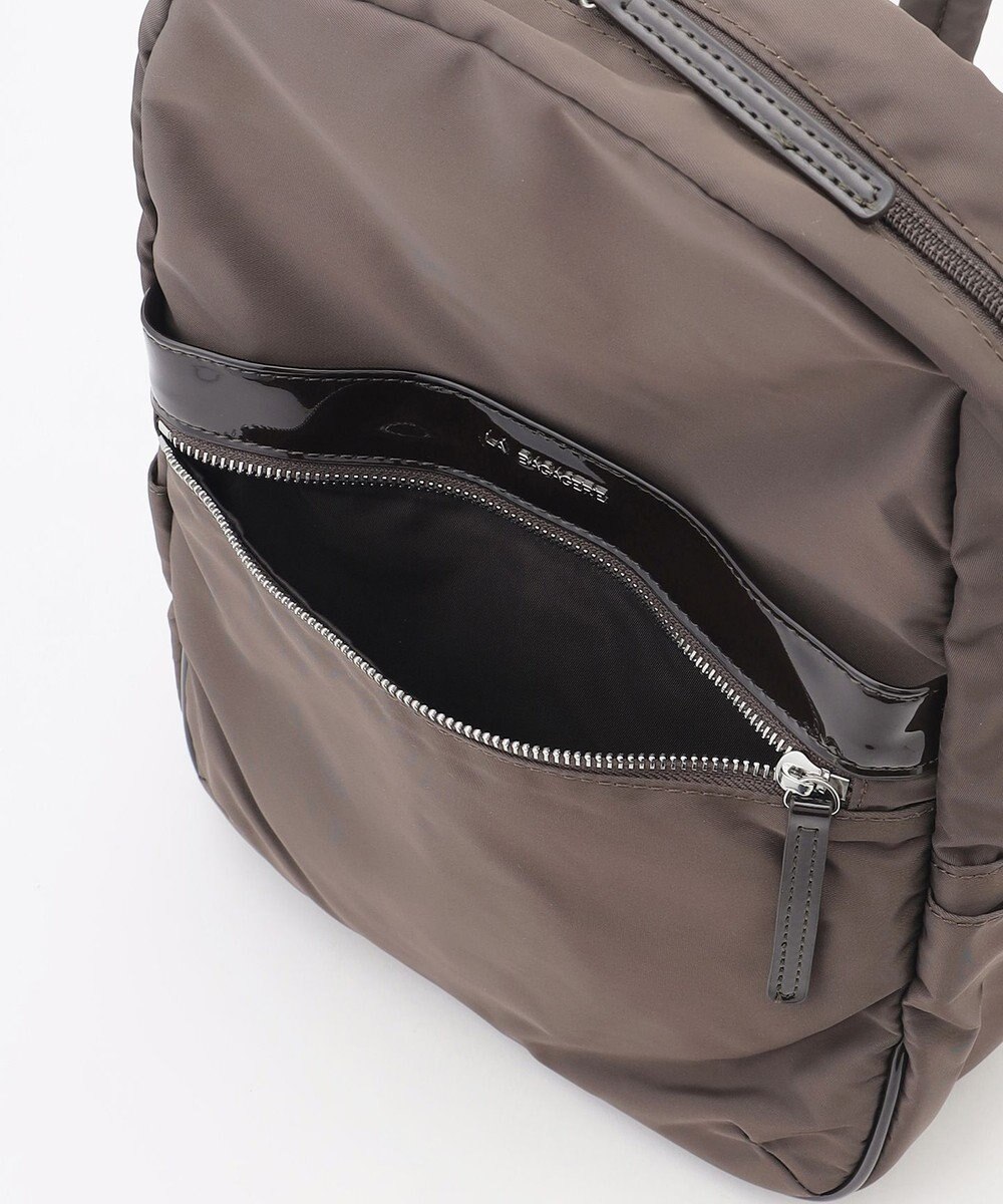 LA BAGAGERIE エナメルアクセントリュックサック 