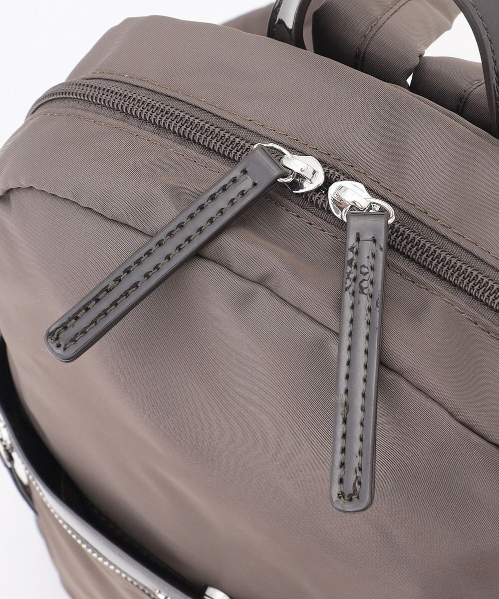 LA BAGAGERIE エナメルアクセントリュックサック 