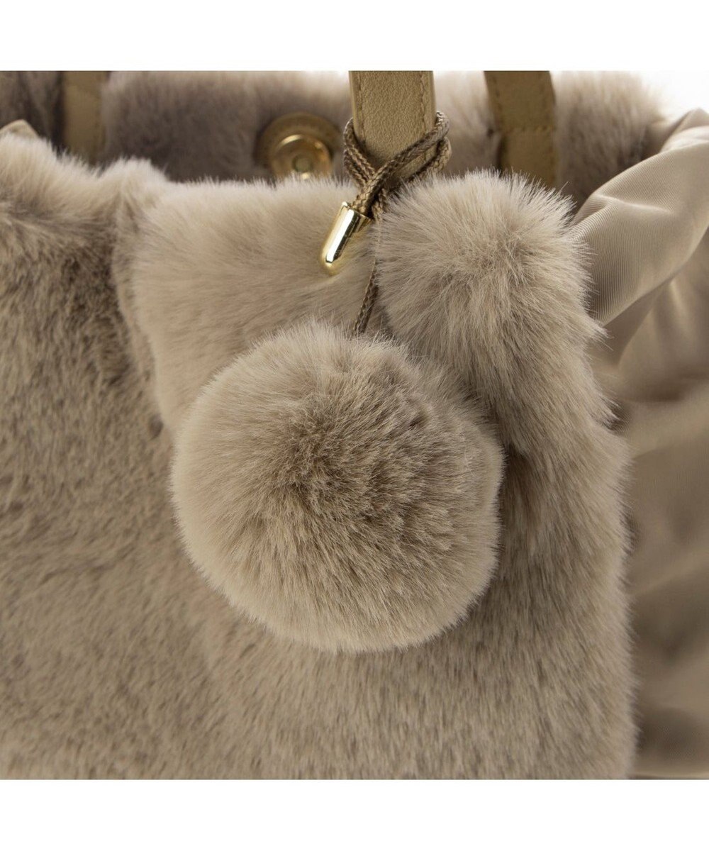 UNBILLION カシュカシュ cachecache / ポンポン付きエコファーラウンド型トートバッグ 