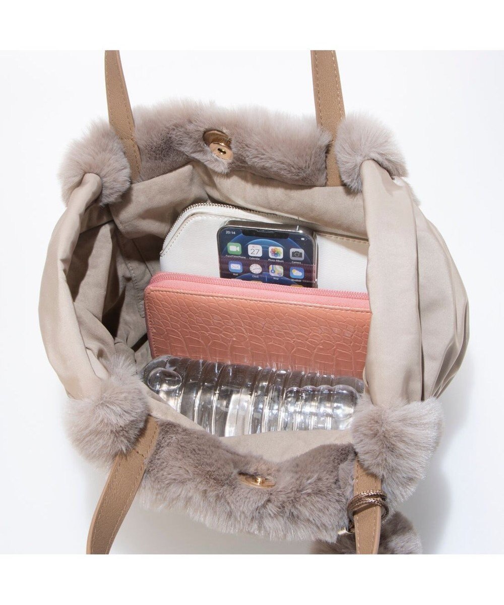 UNBILLION カシュカシュ cachecache / ポンポン付きエコファーラウンド型トートバッグ 