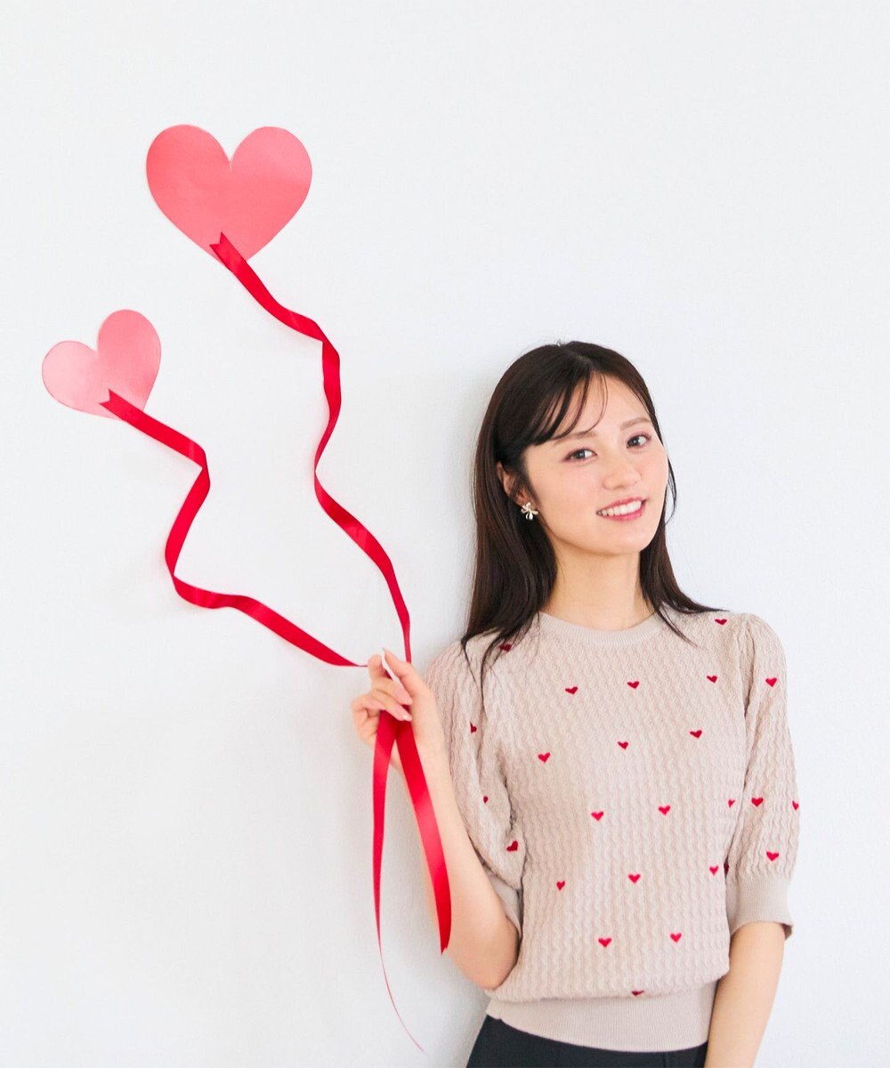 Feroux 【洗える】ハーフスリーブ ハート刺繍 ニット 