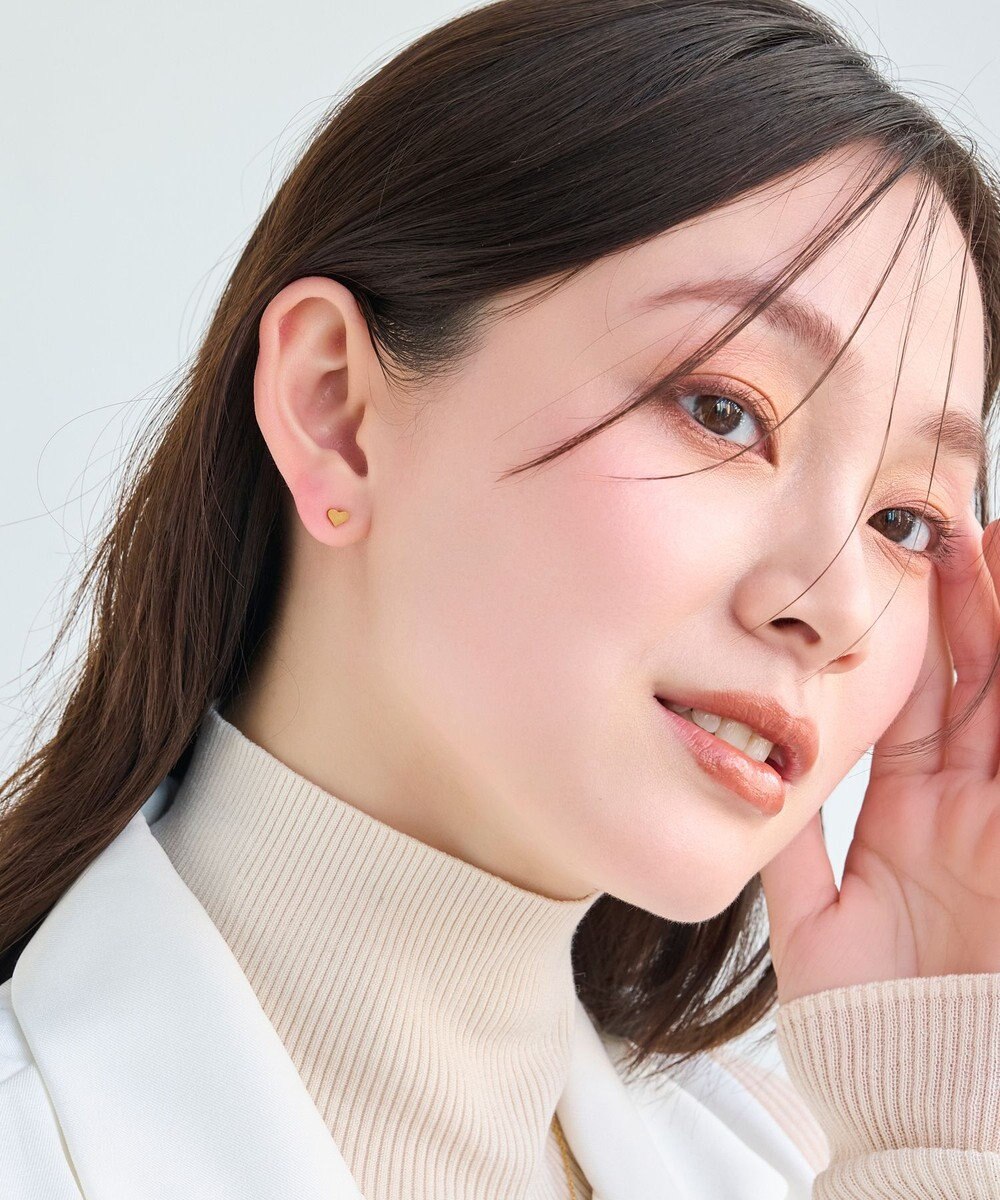 Phoebe 【金属アレルギー対応】フラットハートピアス/サージカルステンレス 