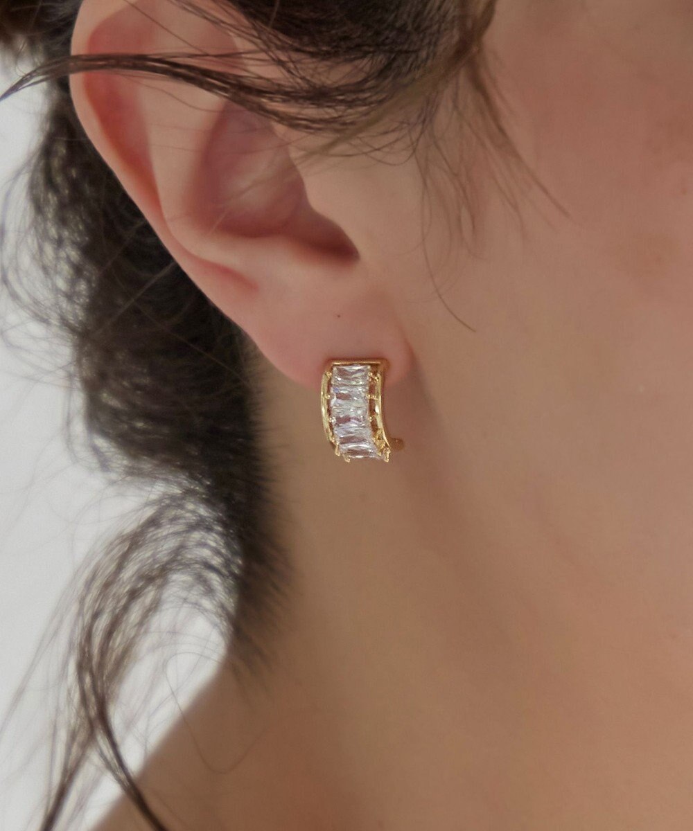 Tiaclasse 【金属アレルギー対応】　クリスタルピアス 