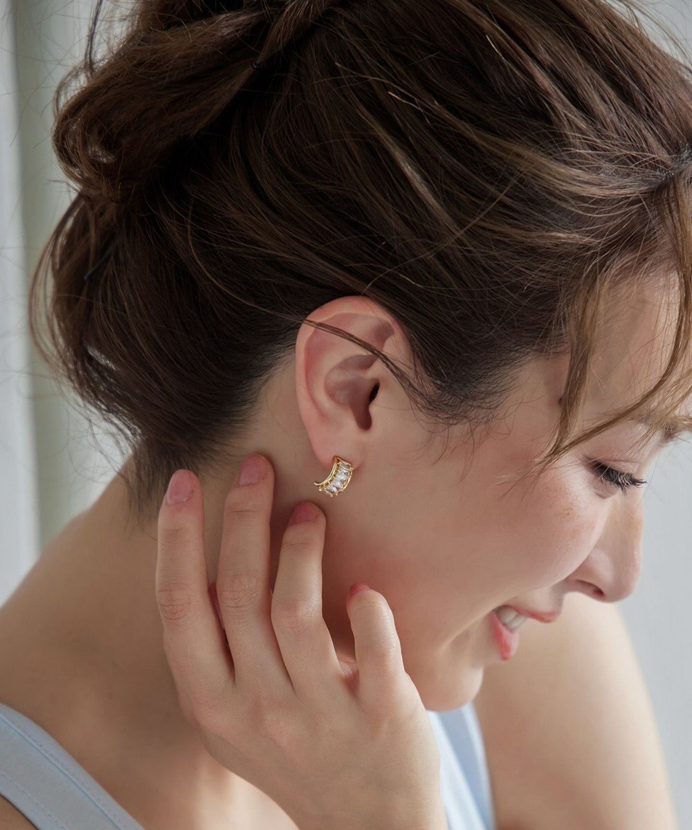 Tiaclasse 【金属アレルギー対応】　クリスタルピアス 