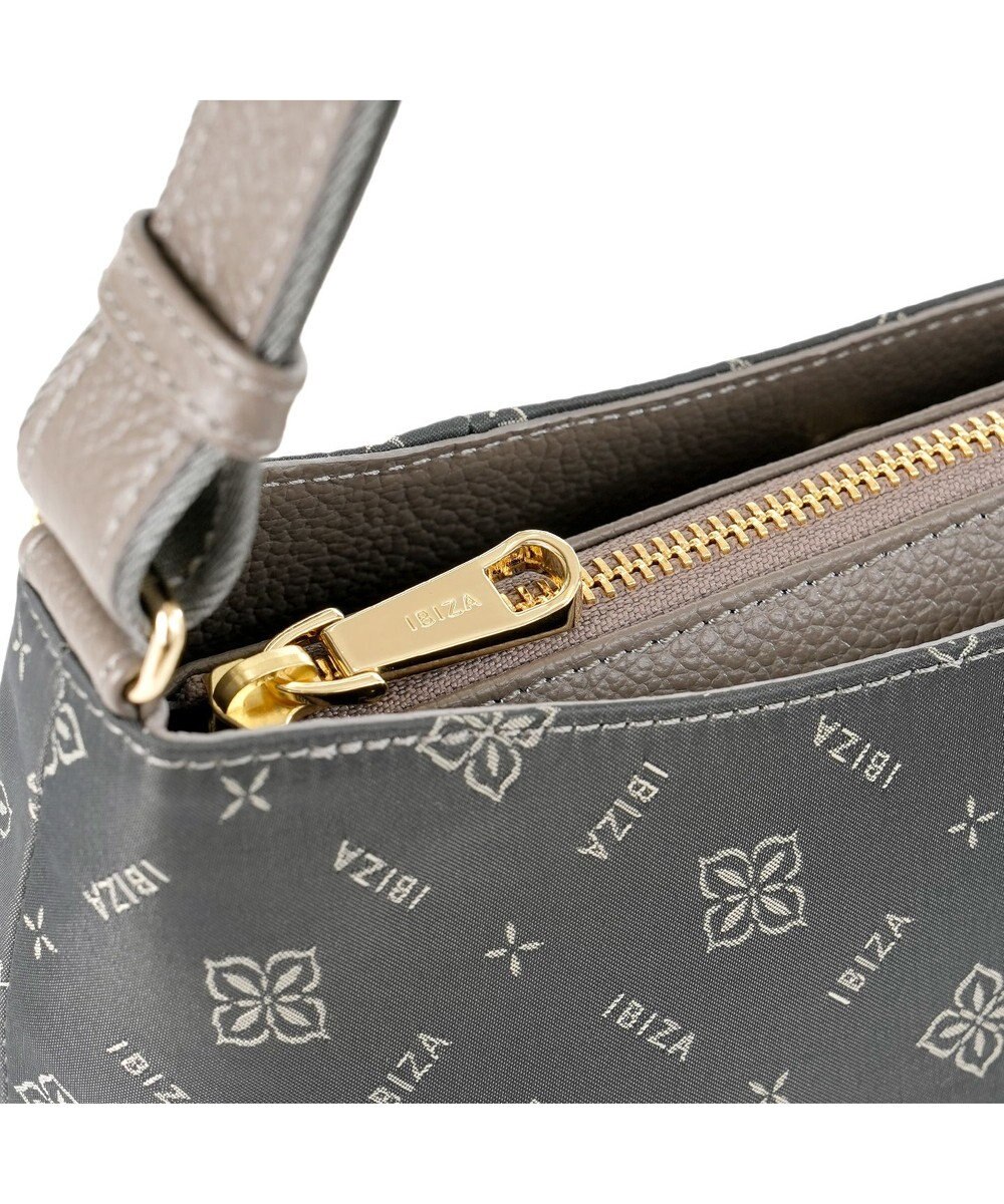 IBIZA モノグラムナイロン　ショルダーバッグ 