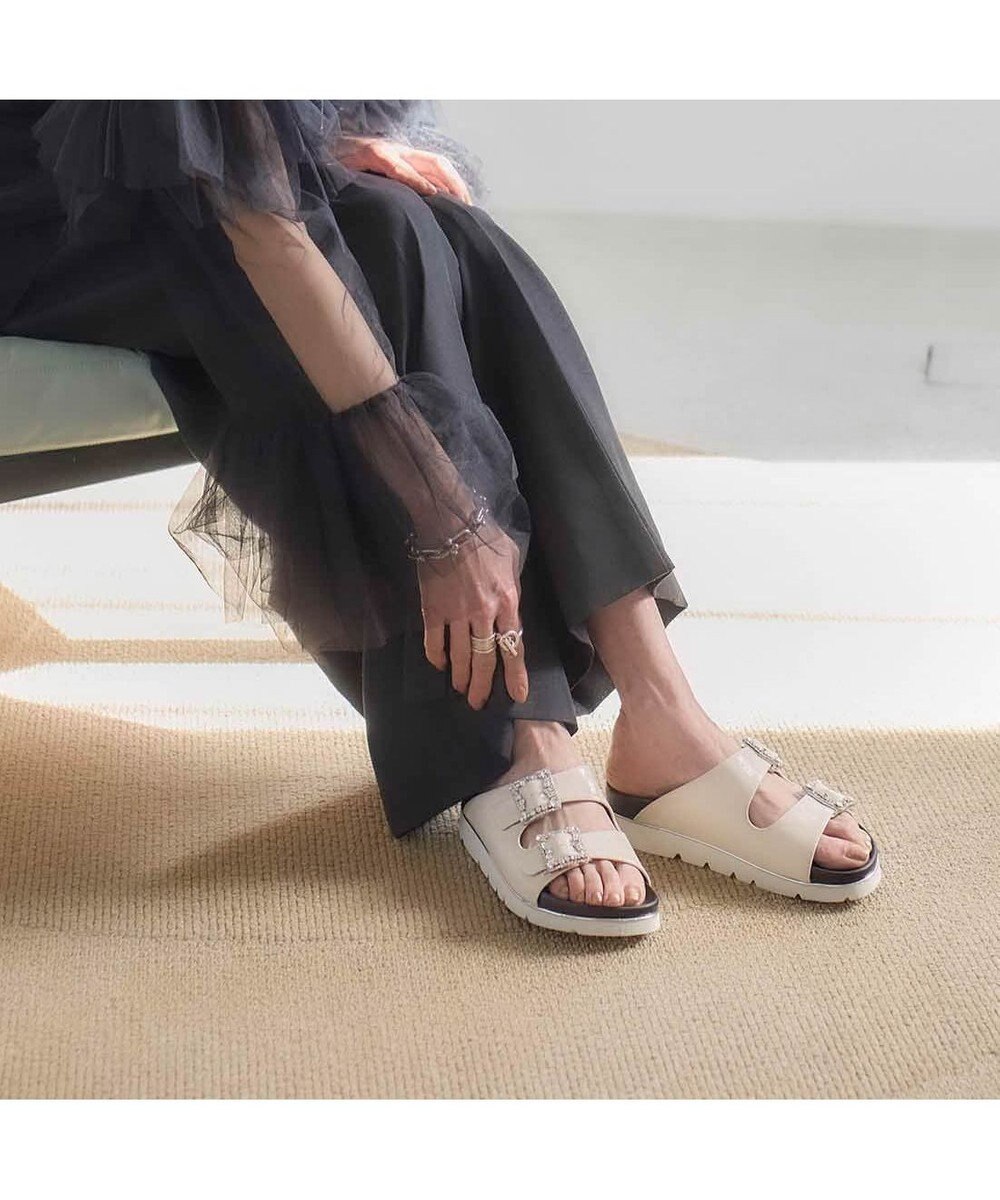 MODE ET JACOMO <carino>厚底ビジューバックルサンダル 