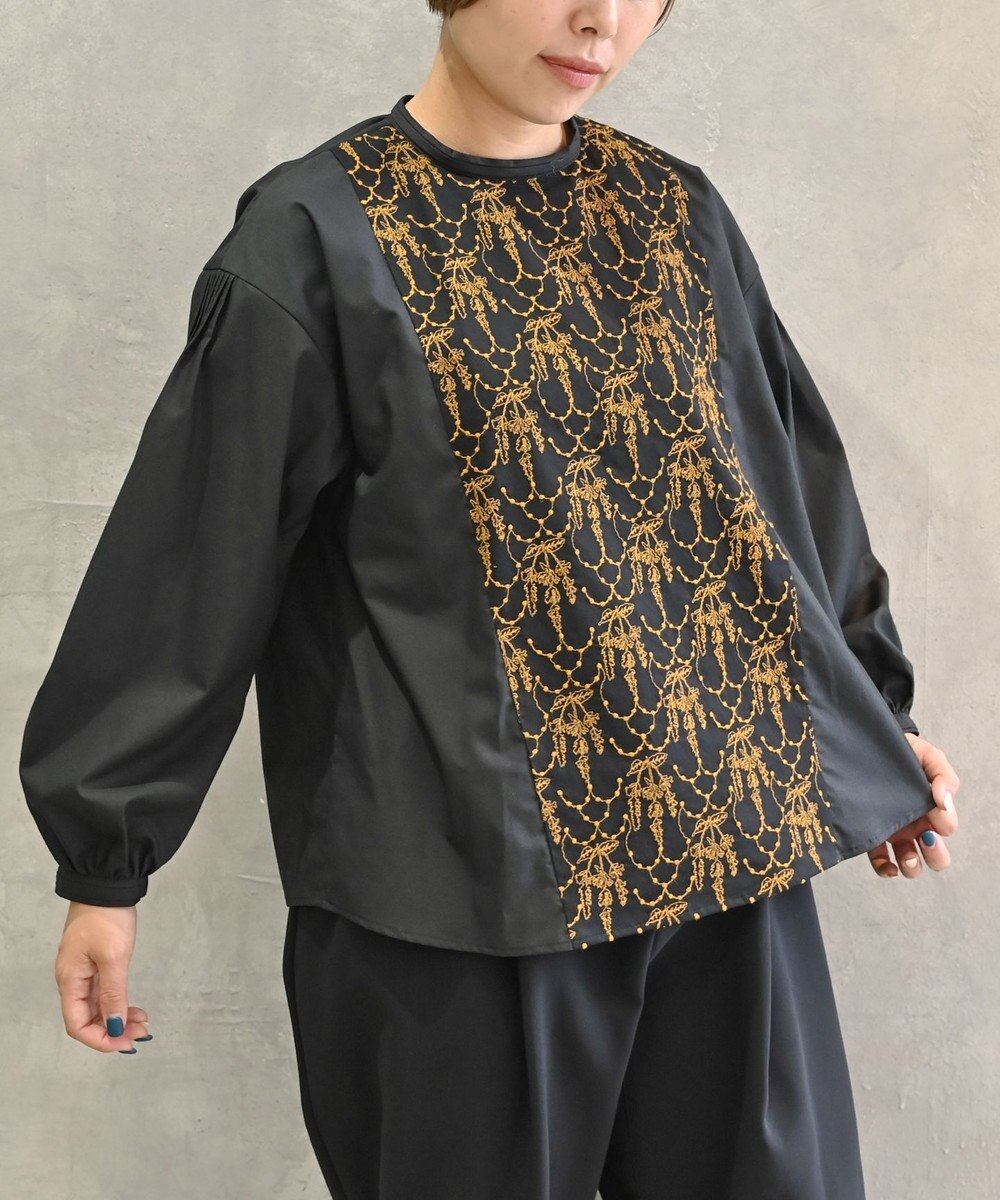 muuc 〈遠州織物の工場で織られた上質なコットン生地〉イラカ刺繍切り替え ボリューム袖 プルオーバーブラウス 