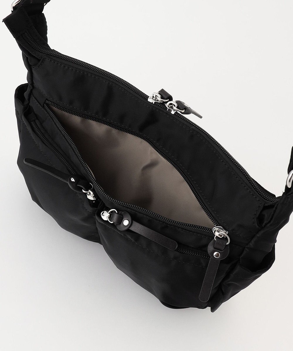 Y'SACCS トリプルポケットベーシックショルダー 