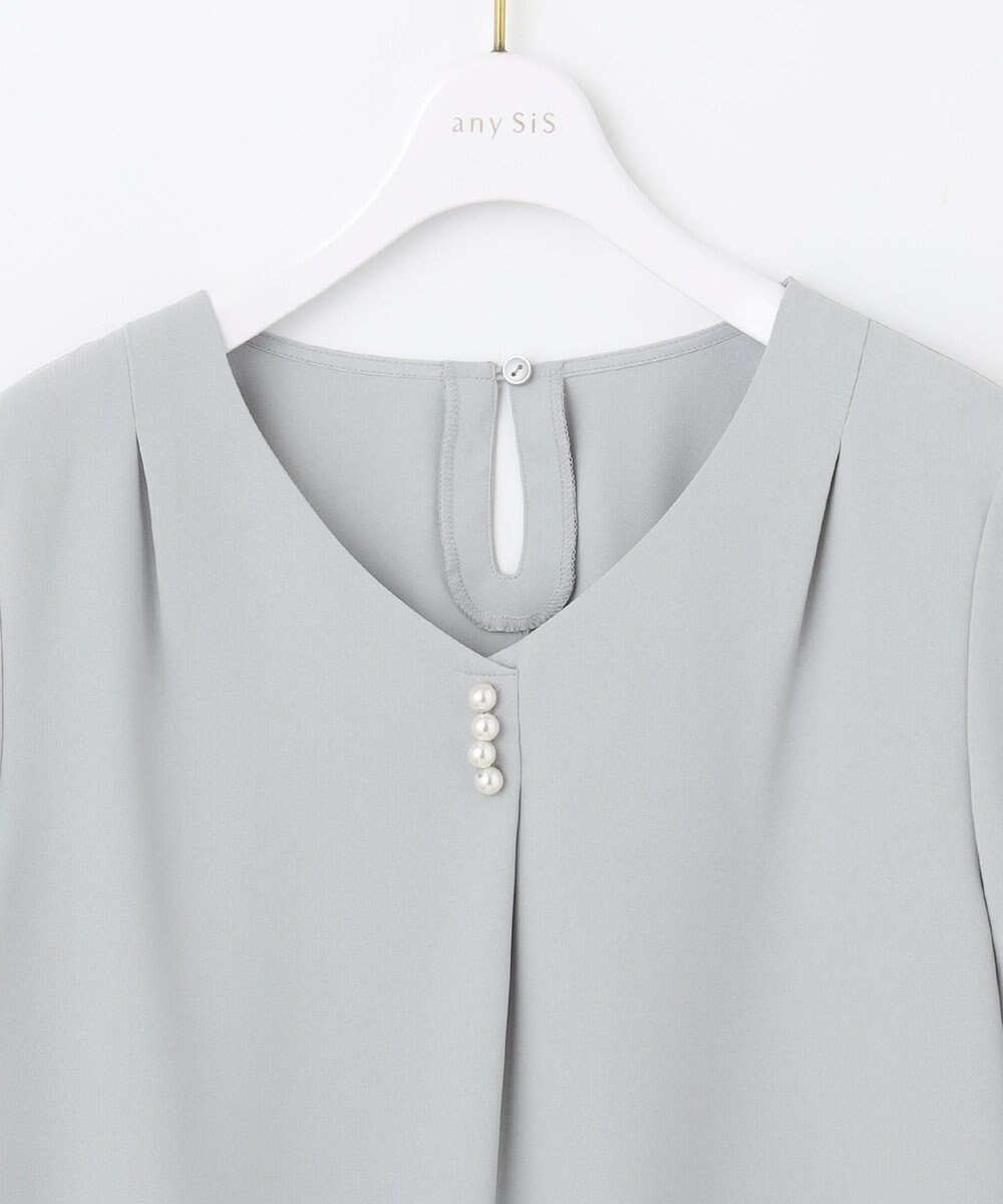 ANY SIS 【洗える】パール調Ｖネック ブラウス 