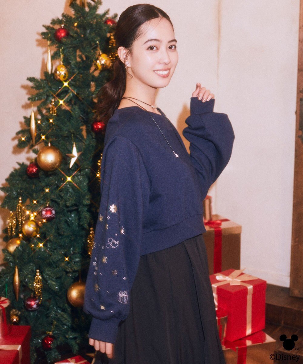 earth music&ecology 【予約】Disney/キラキラモチーフ刺繍オフショルスウェット 