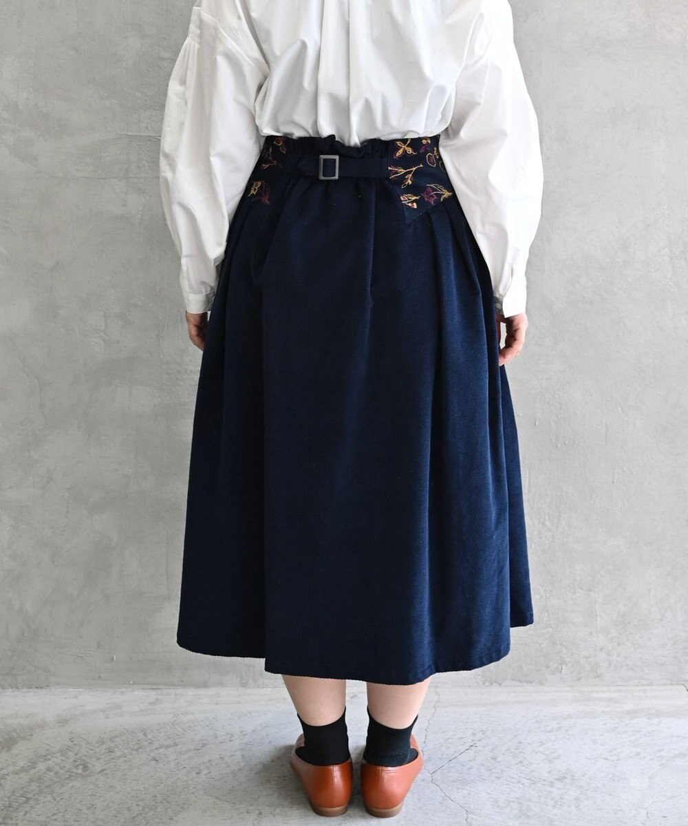muuc 〈遠州織物の工場で織られた上質なコットンコーデュロイ生地〉花刺繍スカート（セットアップ可能） 