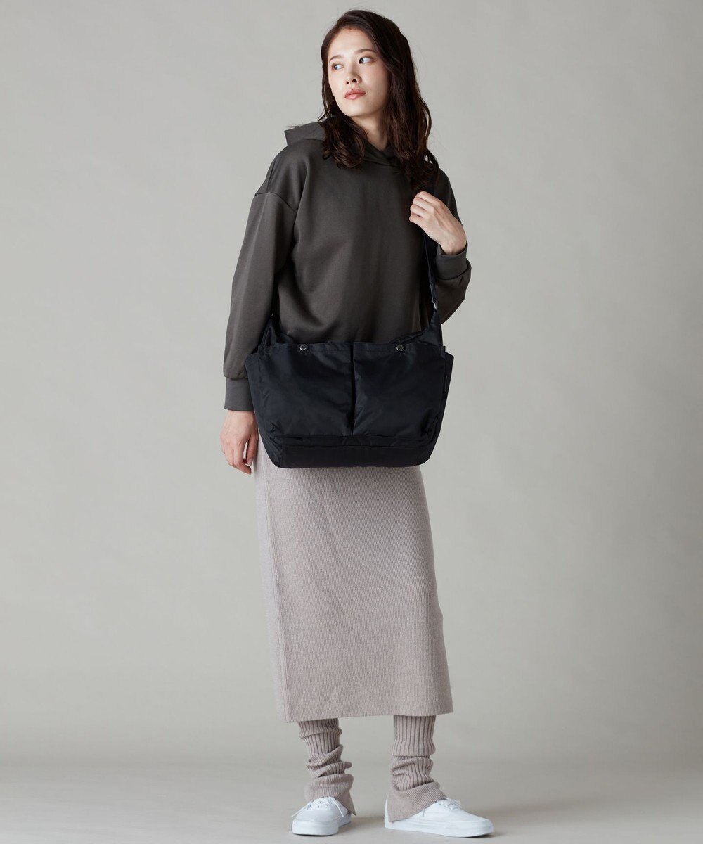 Y'SACCS ダブルホックポケットショルダー　Mサイズ 