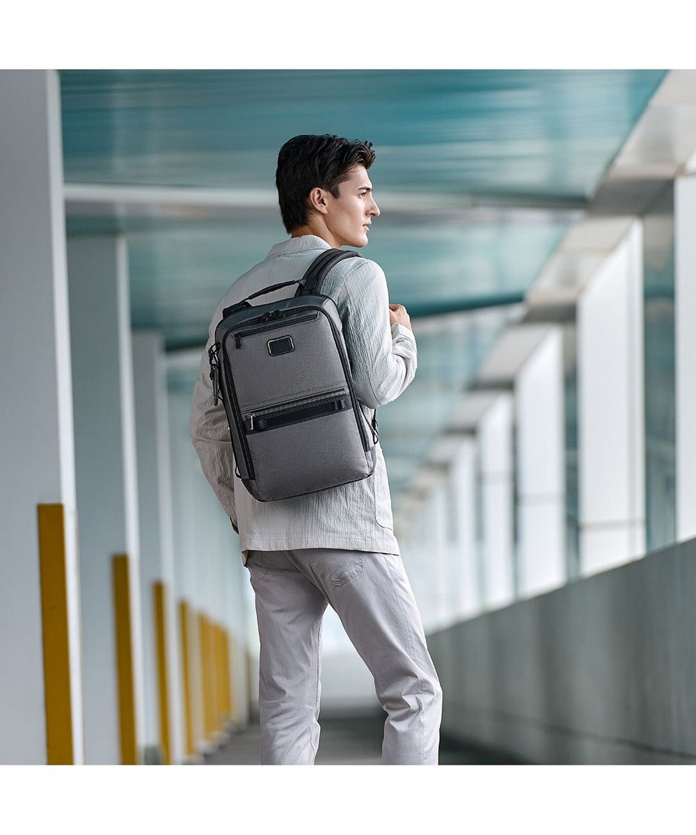 TUMI  メンズ  Alpha Bravo 「ダイナミック」バックパック 