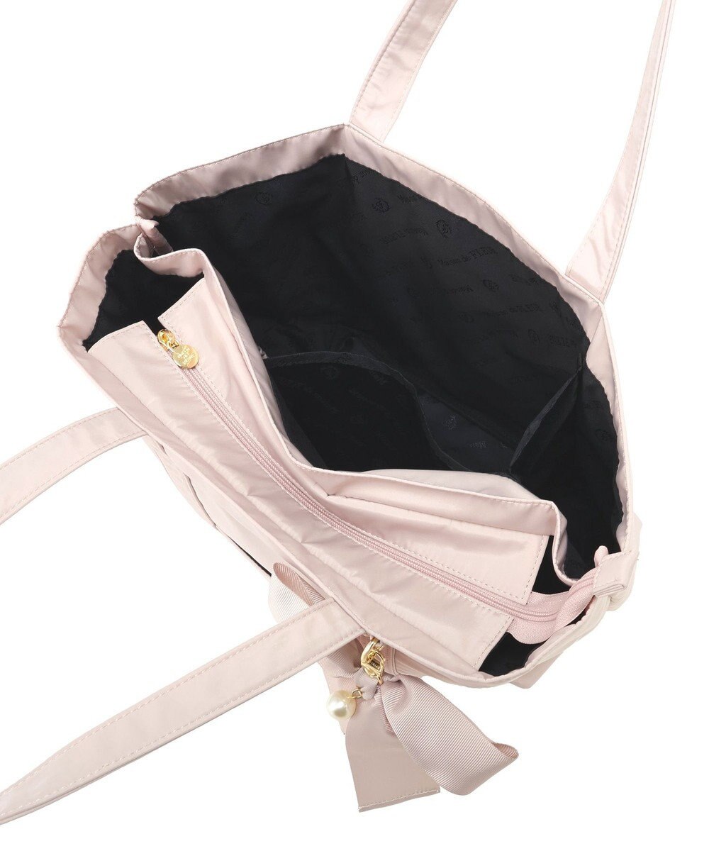 Maison de FLEUR リボンチャーム付きマルチポケットトートバッグ 