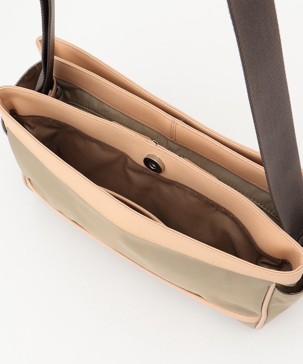 Y'SACCS トラベル ホライズンショルダー 