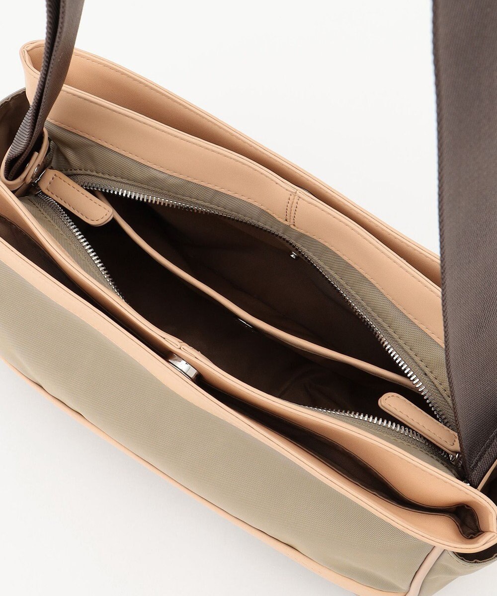 Y'SACCS トラベル ホライズンショルダー 