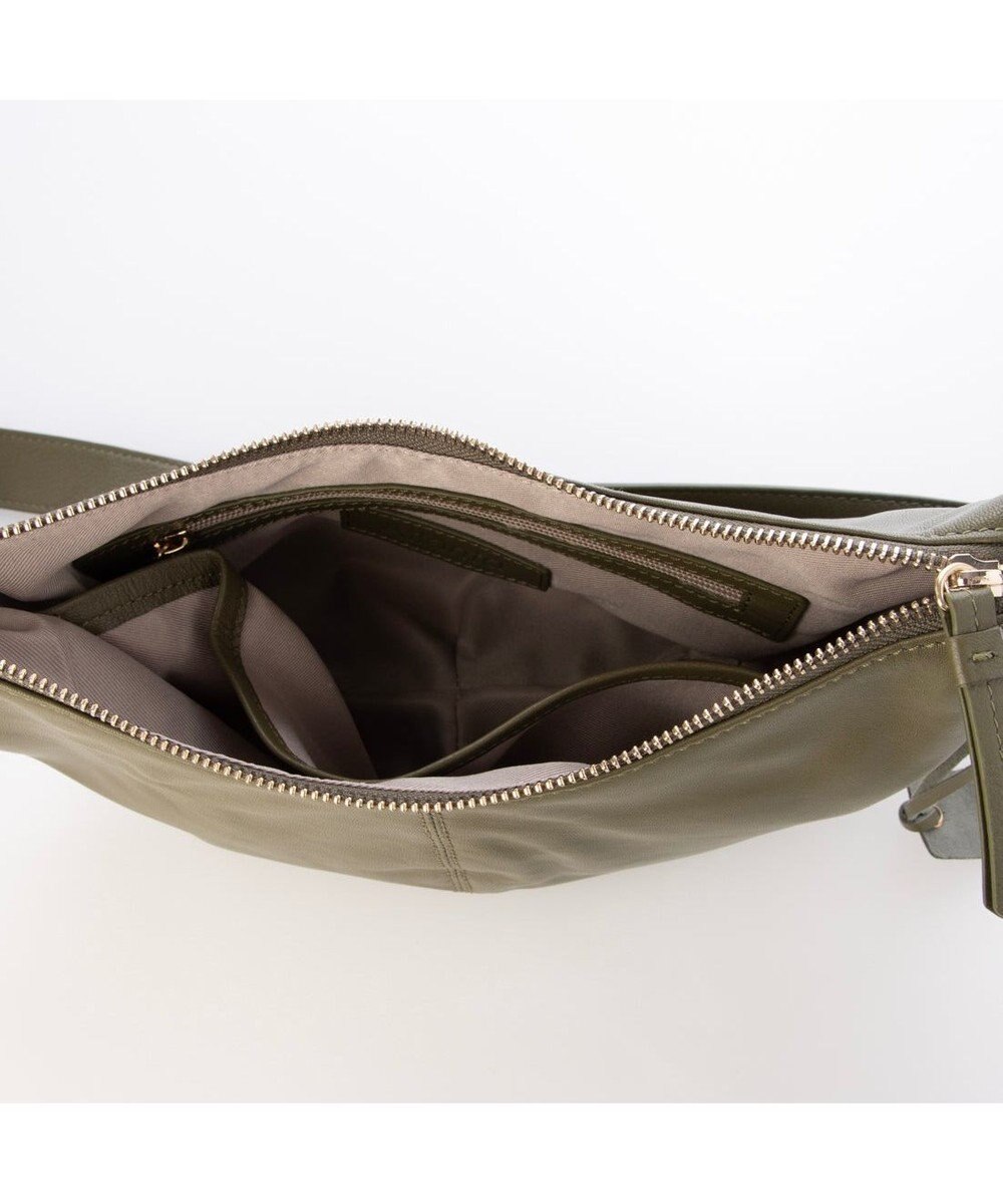 UNBILLION アトランタ ATLANTA / やぎ革軽量ハーフムーンショルダー 