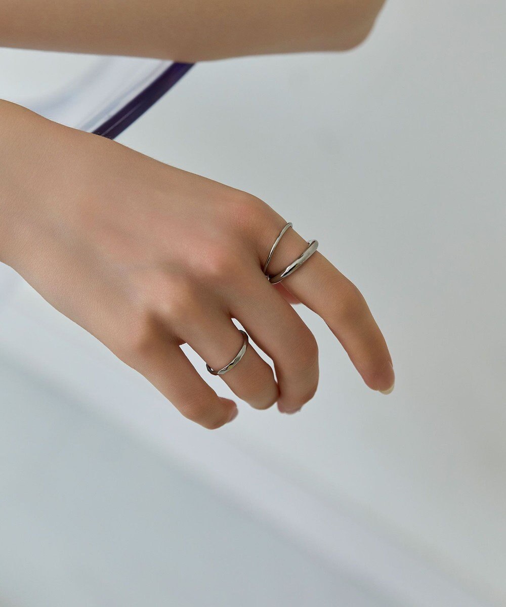 Phoebe 〈金属アレルギー対応〉デュオフォルムループリング　シルバー　ねじれ/ひねり/ステンレス 