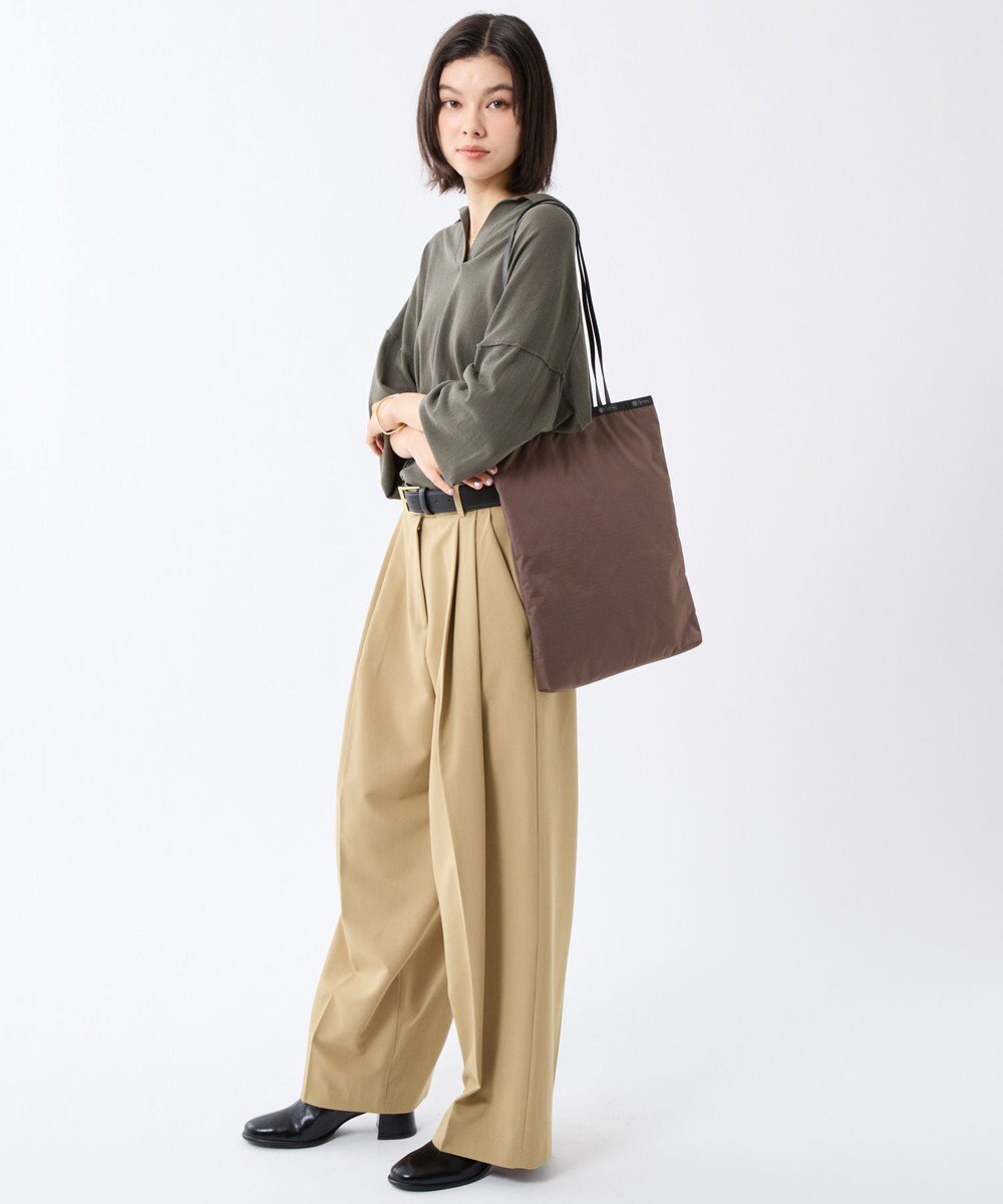 LeSportsac VERTICAL CITY TOTE/アップタウンダークチョコ/ブラック 