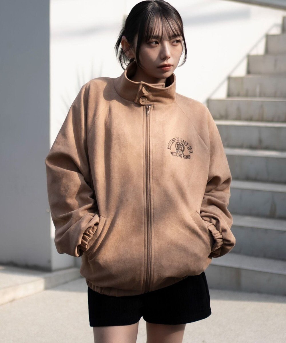 WEGO 【ユニセックス着用ITEM/MLサイズ展開】フェイクスウェードロゴスウィングトップ 