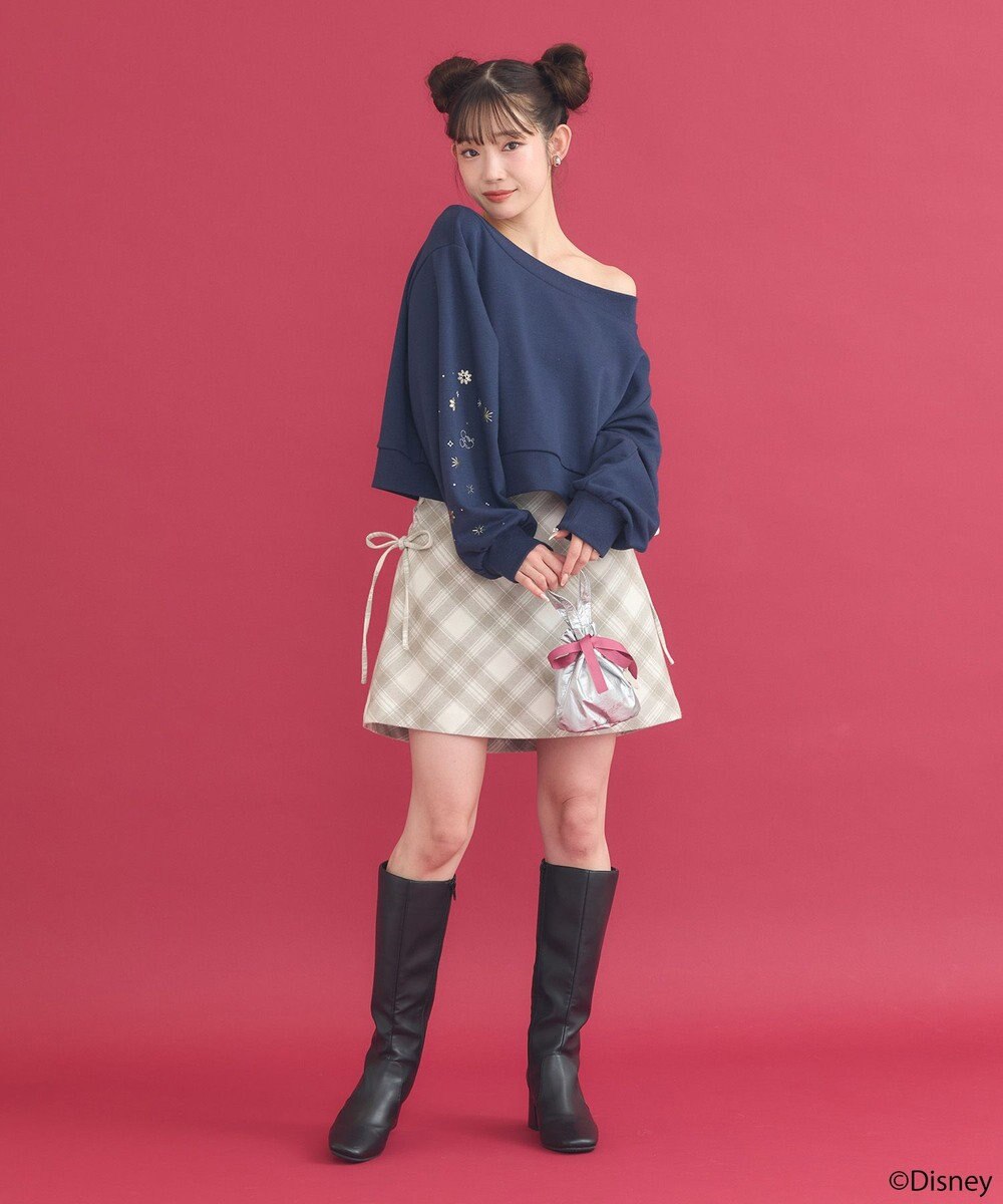 earth music&ecology Disney/キラキラモチーフ刺繍オフショルスウェット 