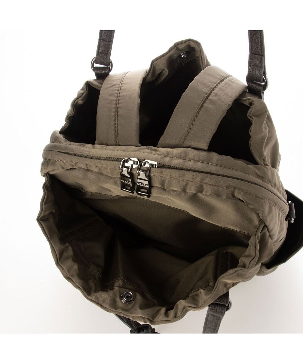 Y'SACCS 【Y’SACCS vous et】ポーチ付き4WAYリュック 