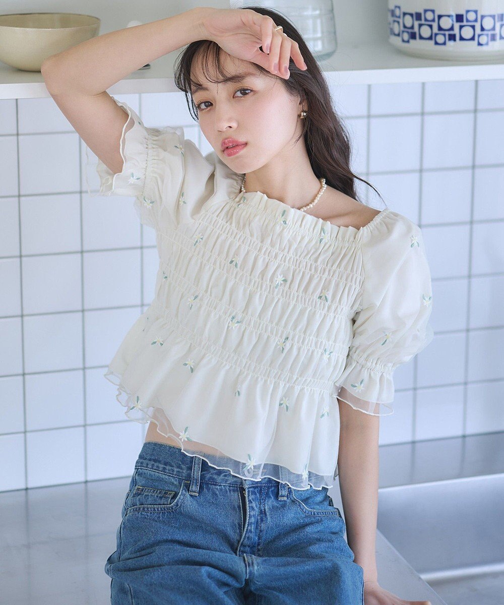 earth music&ecology フラワー刺繍シャーリングプルオーバー 