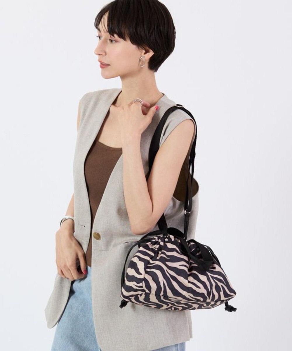 LeSportsac E/W CITY DRAWSTRING BAG??? /アップタウンラフィアゼブラ/ブラック 