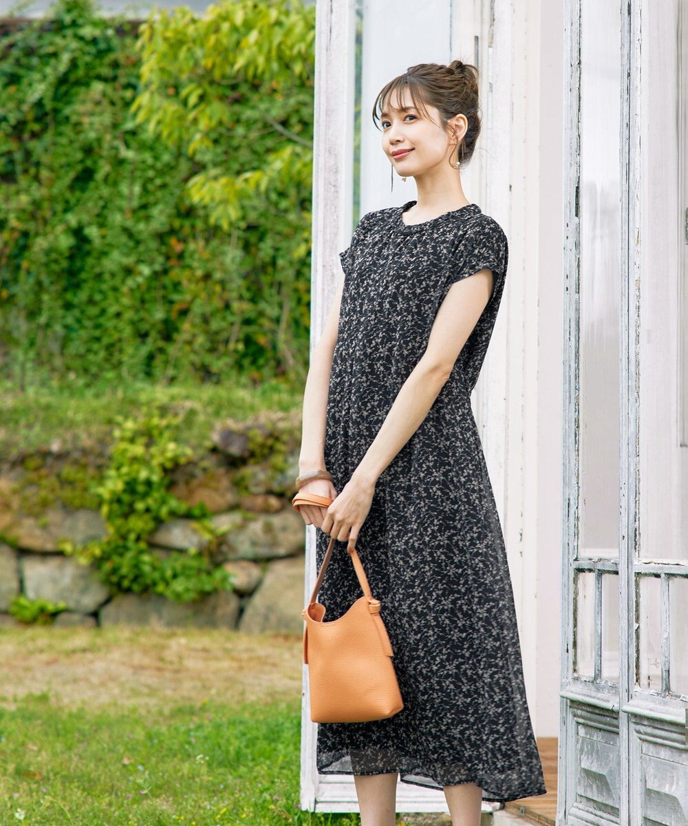 Tiaclasse L 【洗える】花柄シフォン衿ギャザーワンピース 