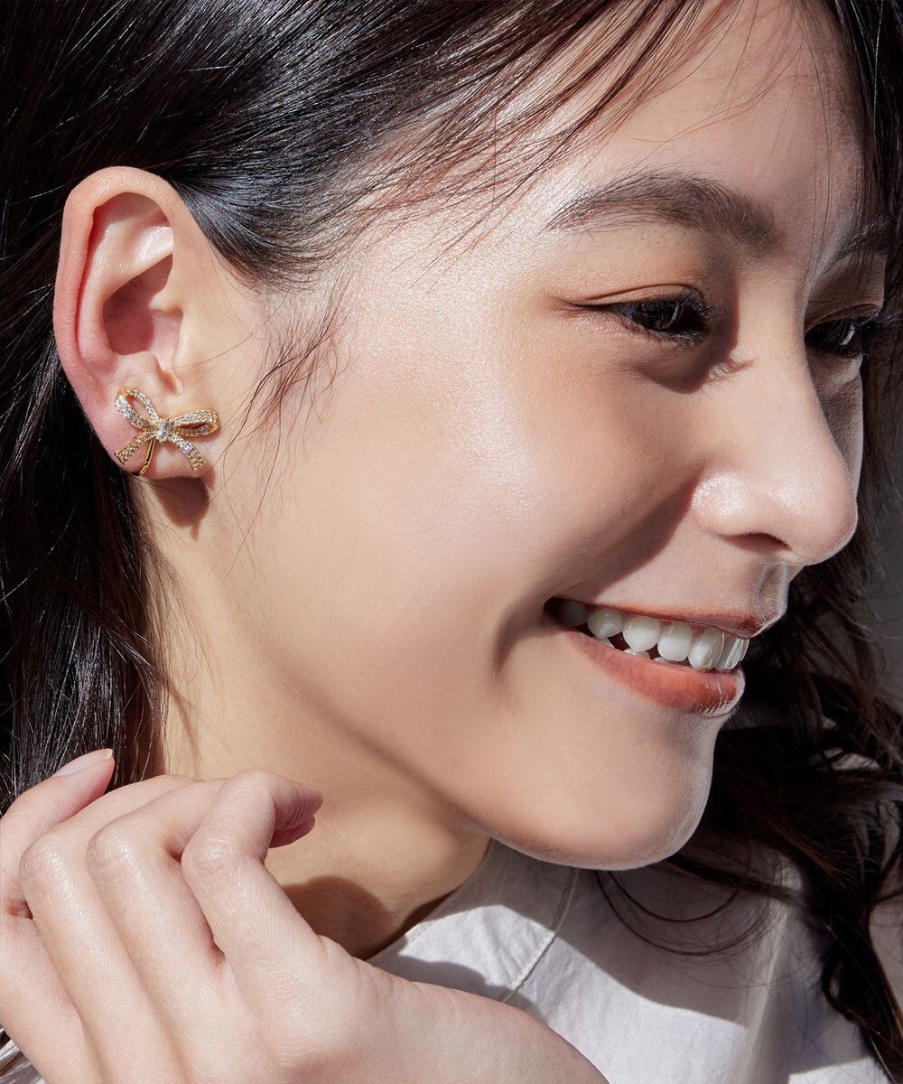 Tiaclasse クリスタルリボンイヤリング 