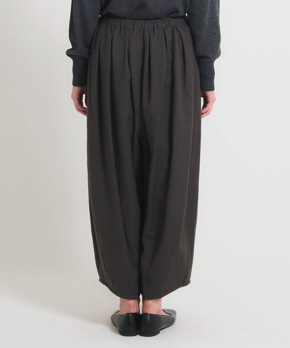 muuc 〈軽やかな尾州産リネンウール〉裾タックワイドパンツ  ロングシーズン 秋冬春 ウエストゴム有り ゆったりシルエット セットアップ可能  裏地有り 