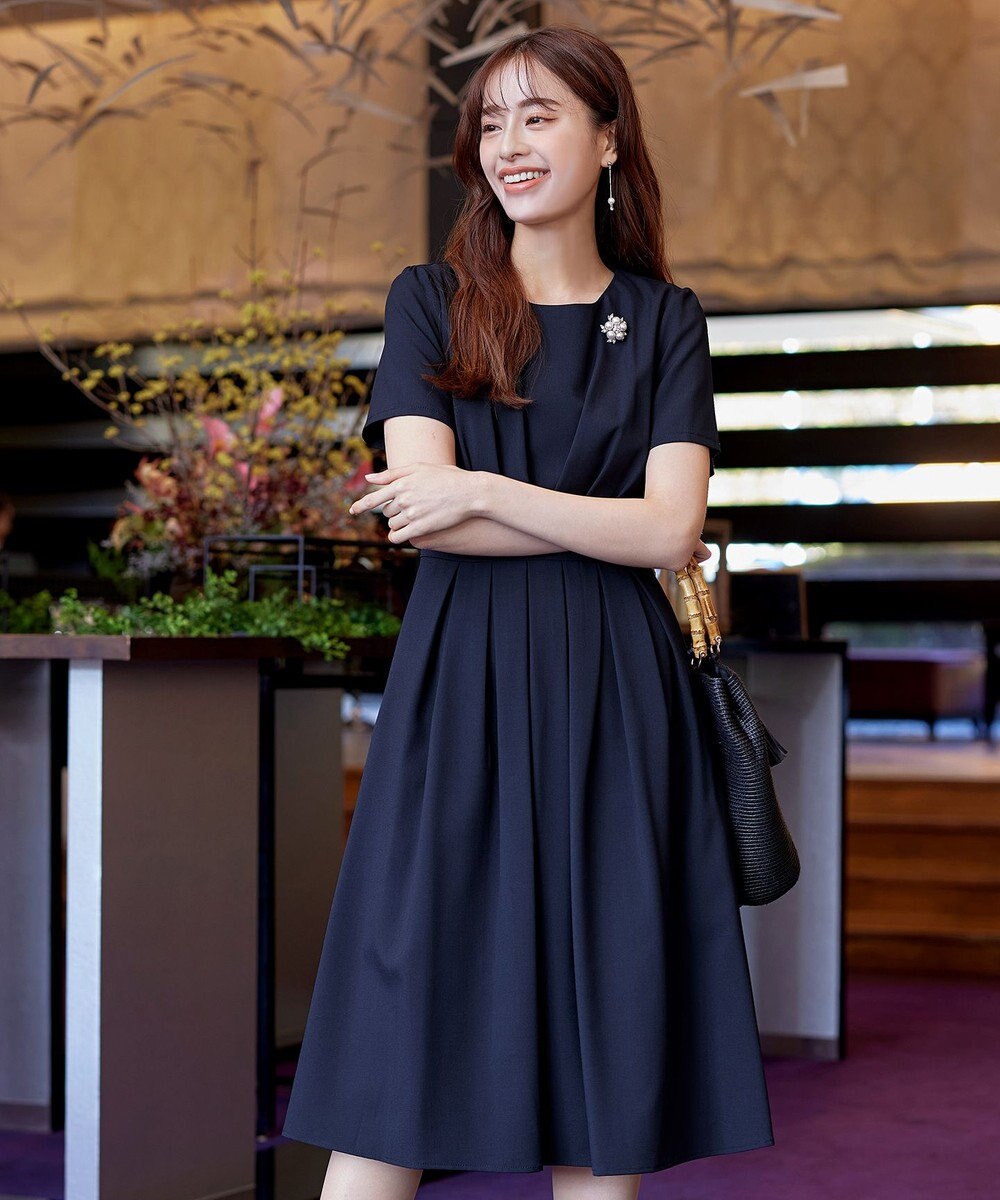 Tiaclasse L 【2TYPEスリーブ/半袖・ノースリーブ・洗える】タックフレアワンピース 