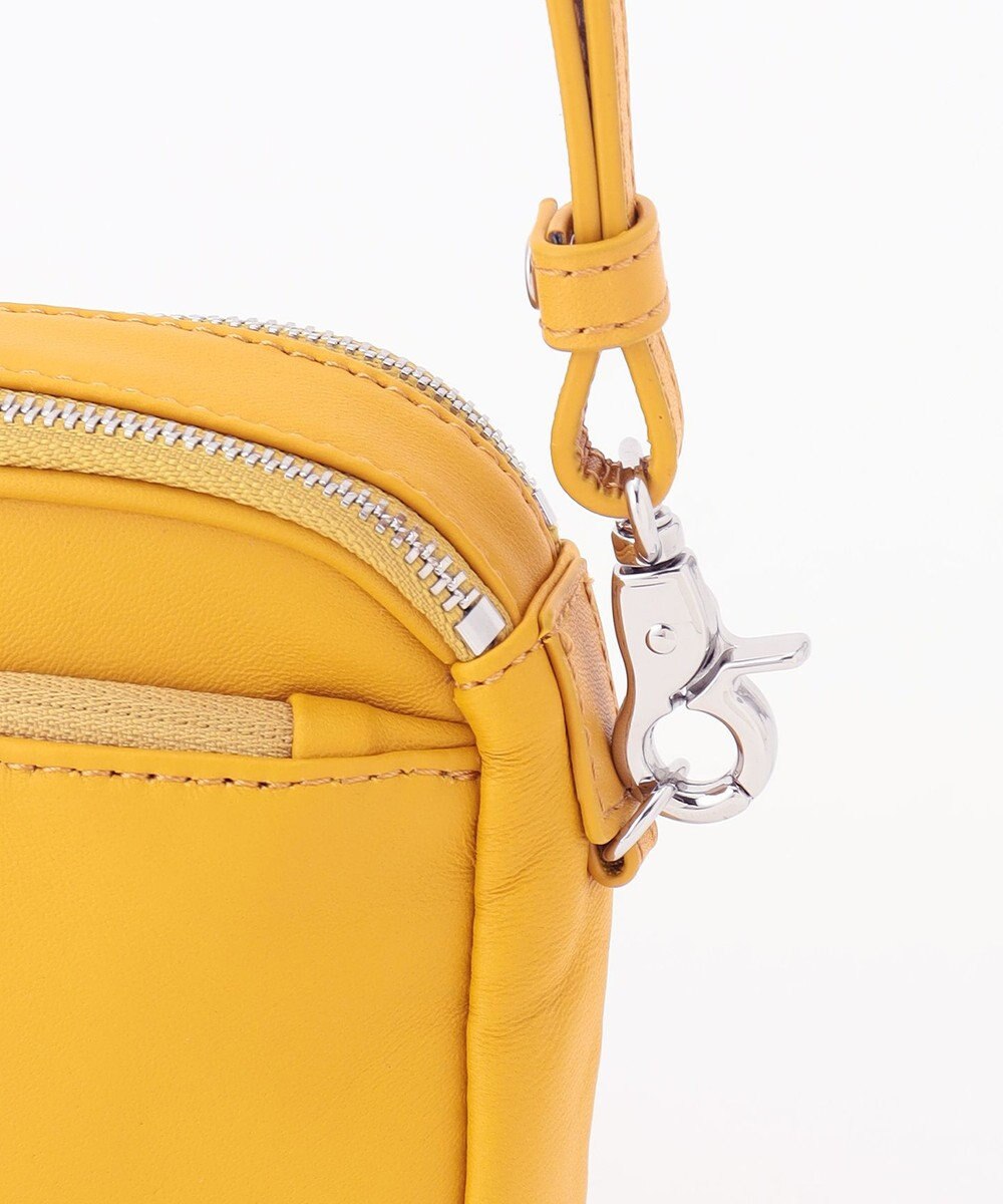 Y'SACCS イタリアンシープ多機能ポシェット 