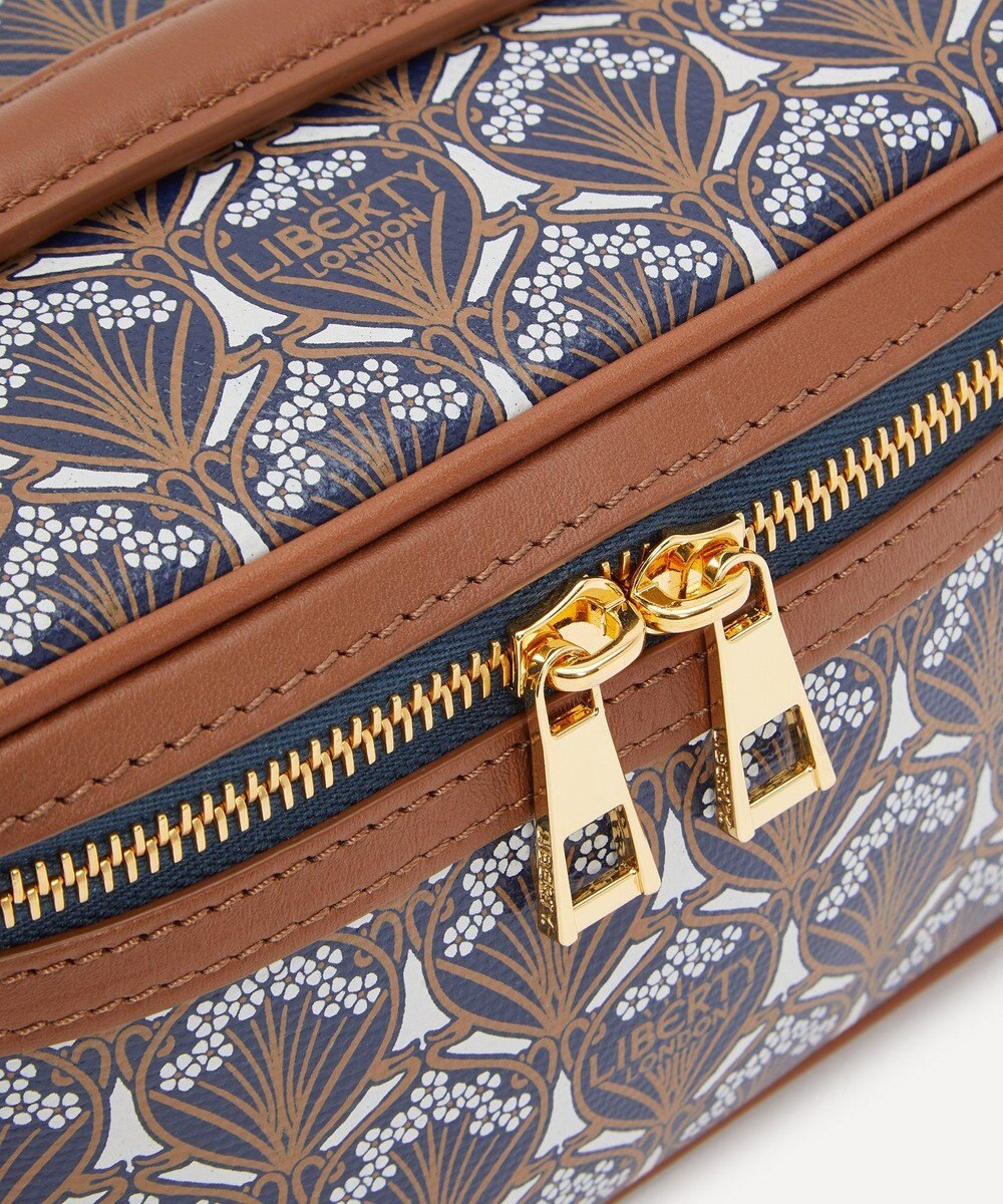 LIBERTY. アイフィス スモール ストランド ヴァニティ ケース 