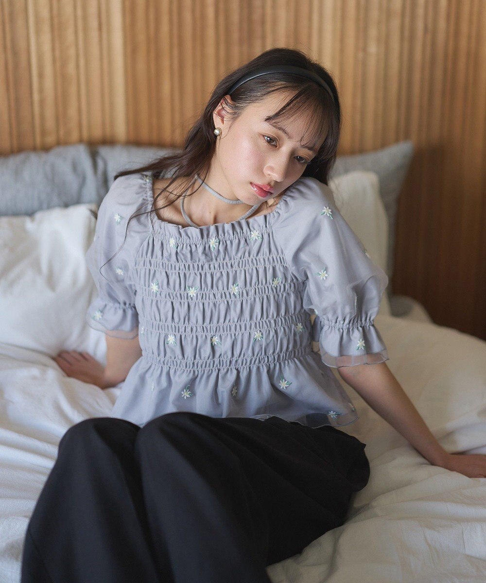 earth music&ecology フラワー刺繍シャーリングプルオーバー 