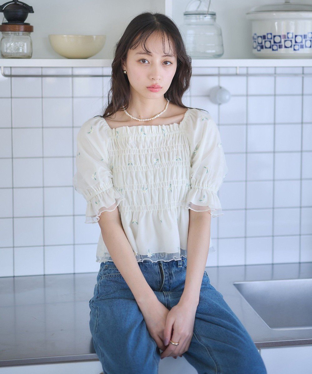 earth music&ecology フラワー刺繍シャーリングプルオーバー 