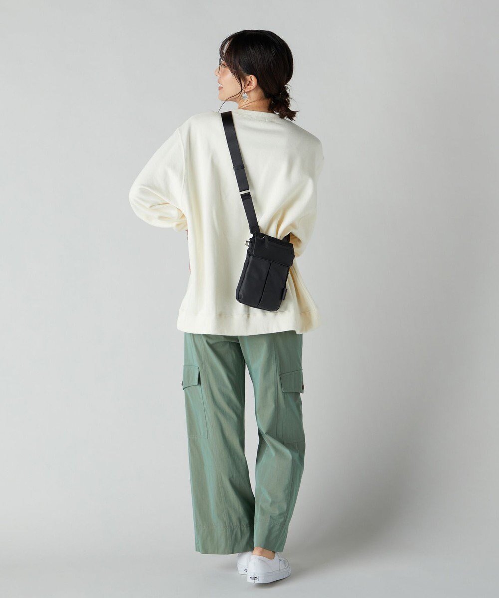 Y'SACCS ナイロン×牛革コンビシリーズ　縦型ポシェット 