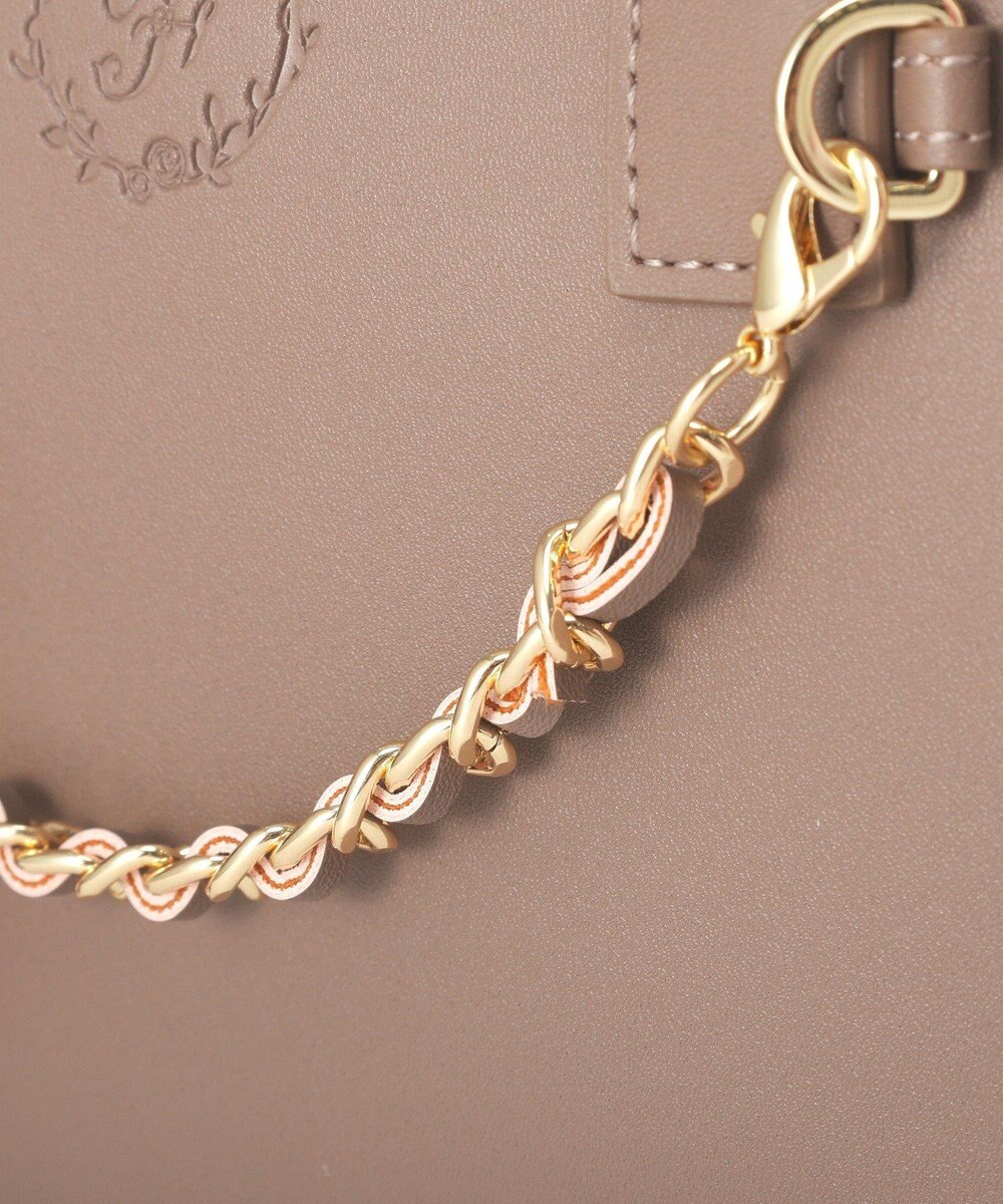 Maison de FLEUR チャーム付きスクエアボストンバッグ 