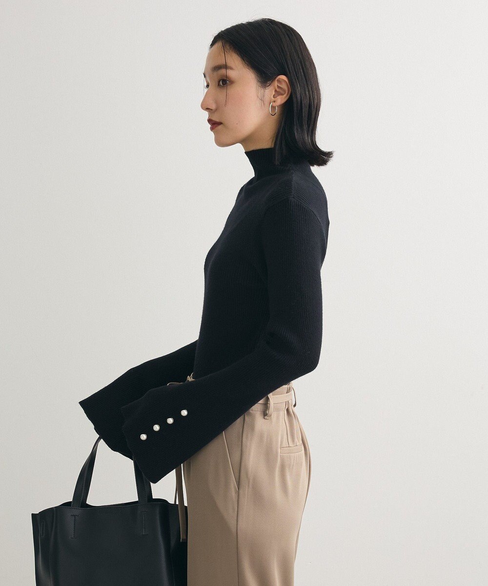 Green Parks ・ｓｗｉｎｇ　ｂｙ　袖パールボタンハイネックニット 