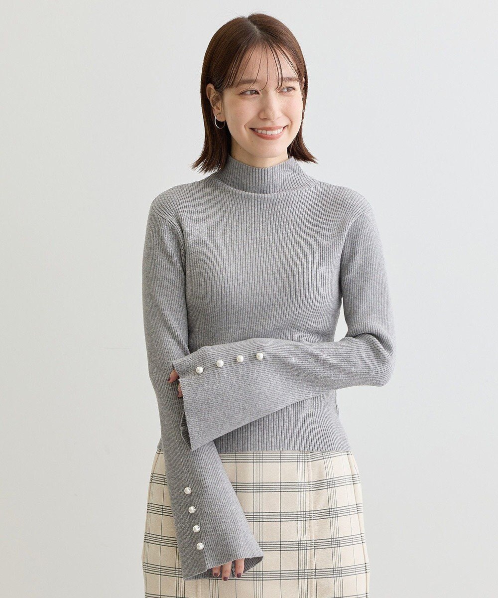 Green Parks ・ｓｗｉｎｇ　ｂｙ　袖パールボタンハイネックニット 