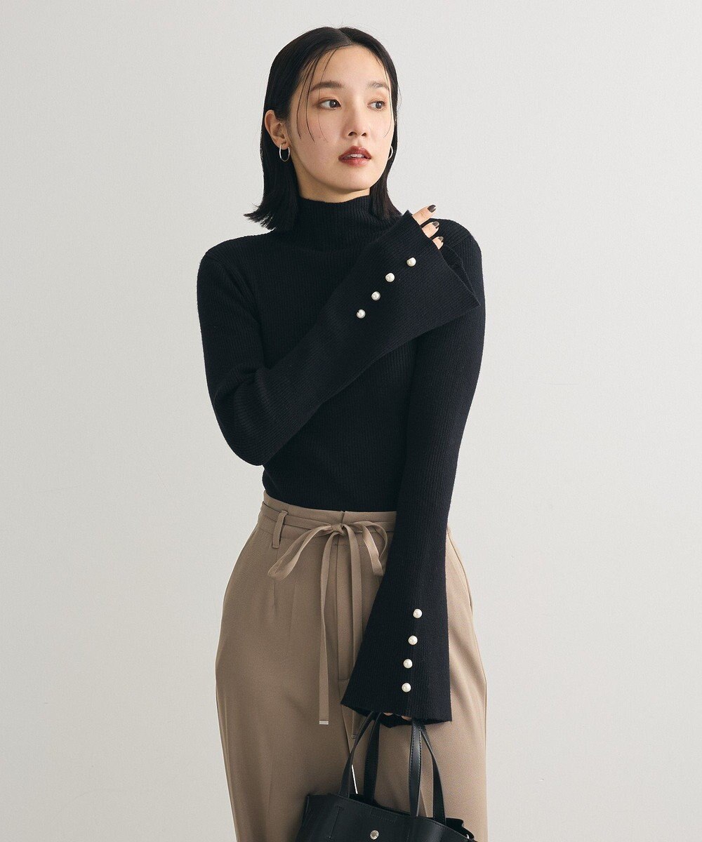 Green Parks ・ｓｗｉｎｇ　ｂｙ　袖パールボタンハイネックニット 