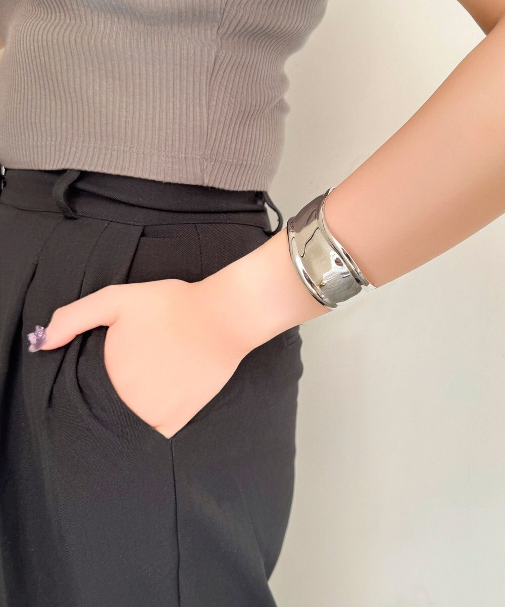 Phoebe <オンワード限定セット>ワンストロークハートコードネックレス×アークカフワイドバングル 