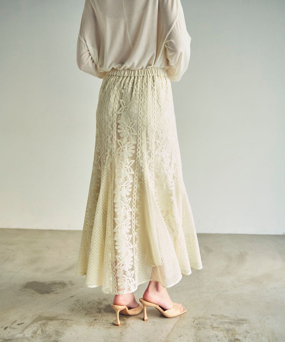 GRACE CONTINENTAL フレア刺繍スカート 