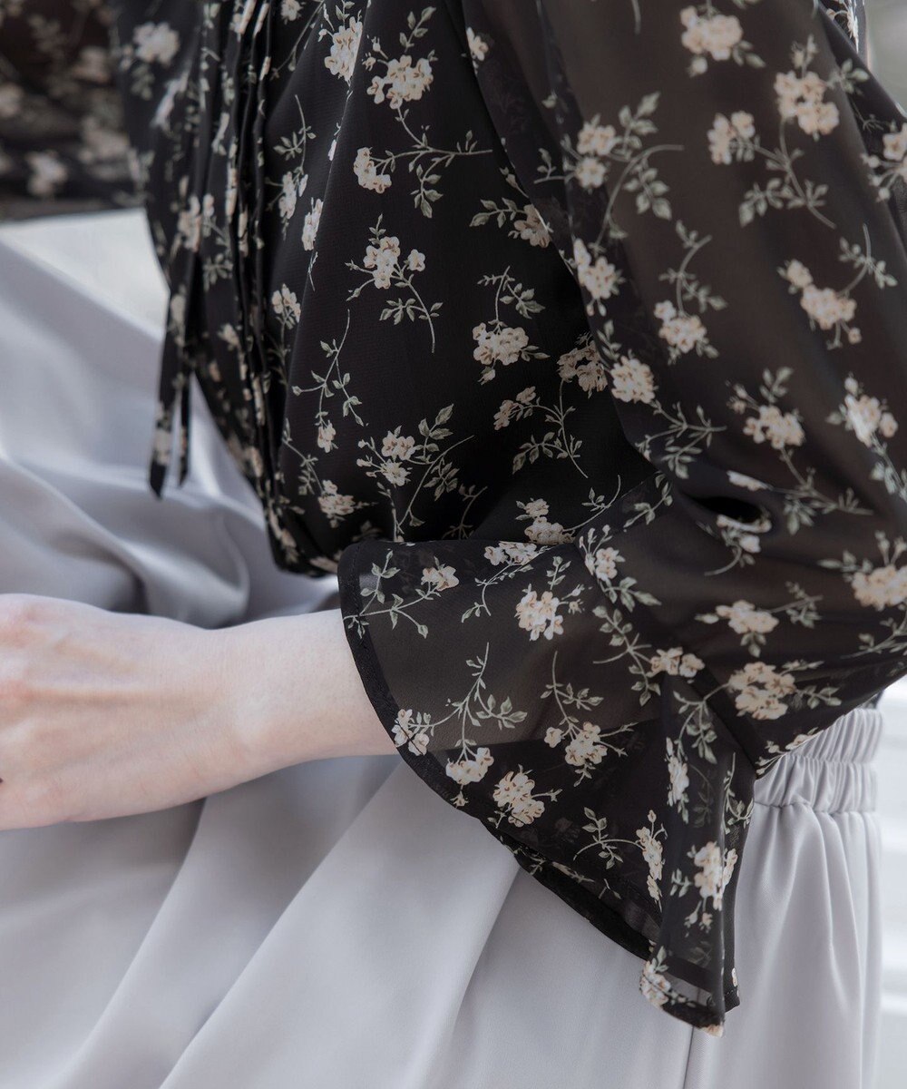 Tiaclasse 【新色追加・洗える】フレアスリーブ花柄リボンブラウス 