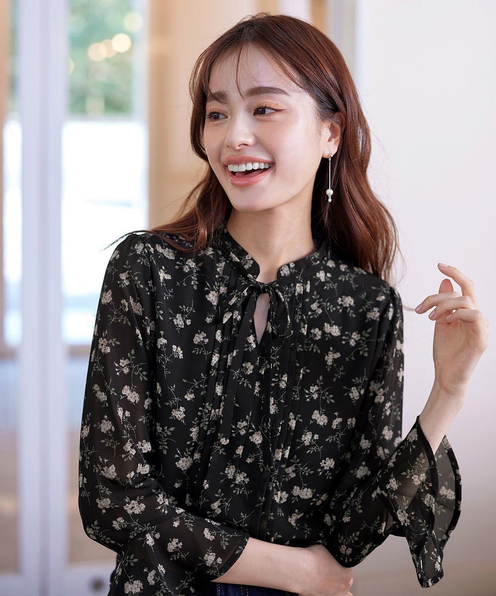 Tiaclasse 【新色追加・洗える】フレアスリーブ花柄リボンブラウス 