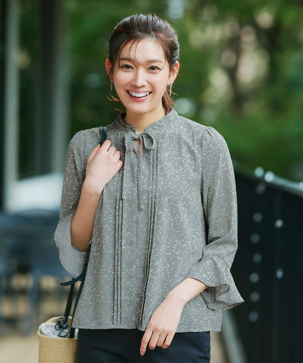 Tiaclasse 【新色追加・洗える】フレアスリーブ花柄リボンブラウス 