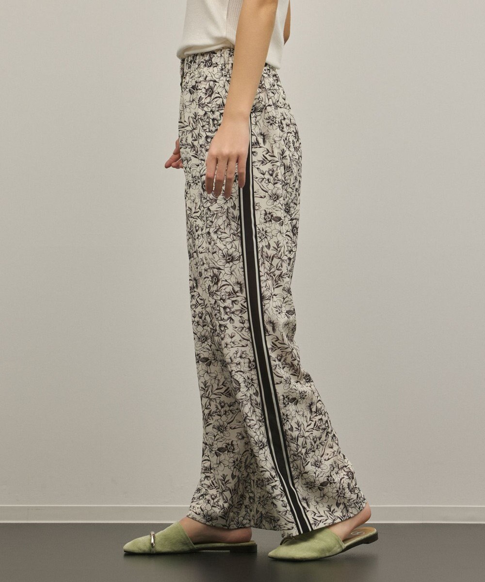 GRACE CONTINENTAL モノトーンフラワープリントパンツ 