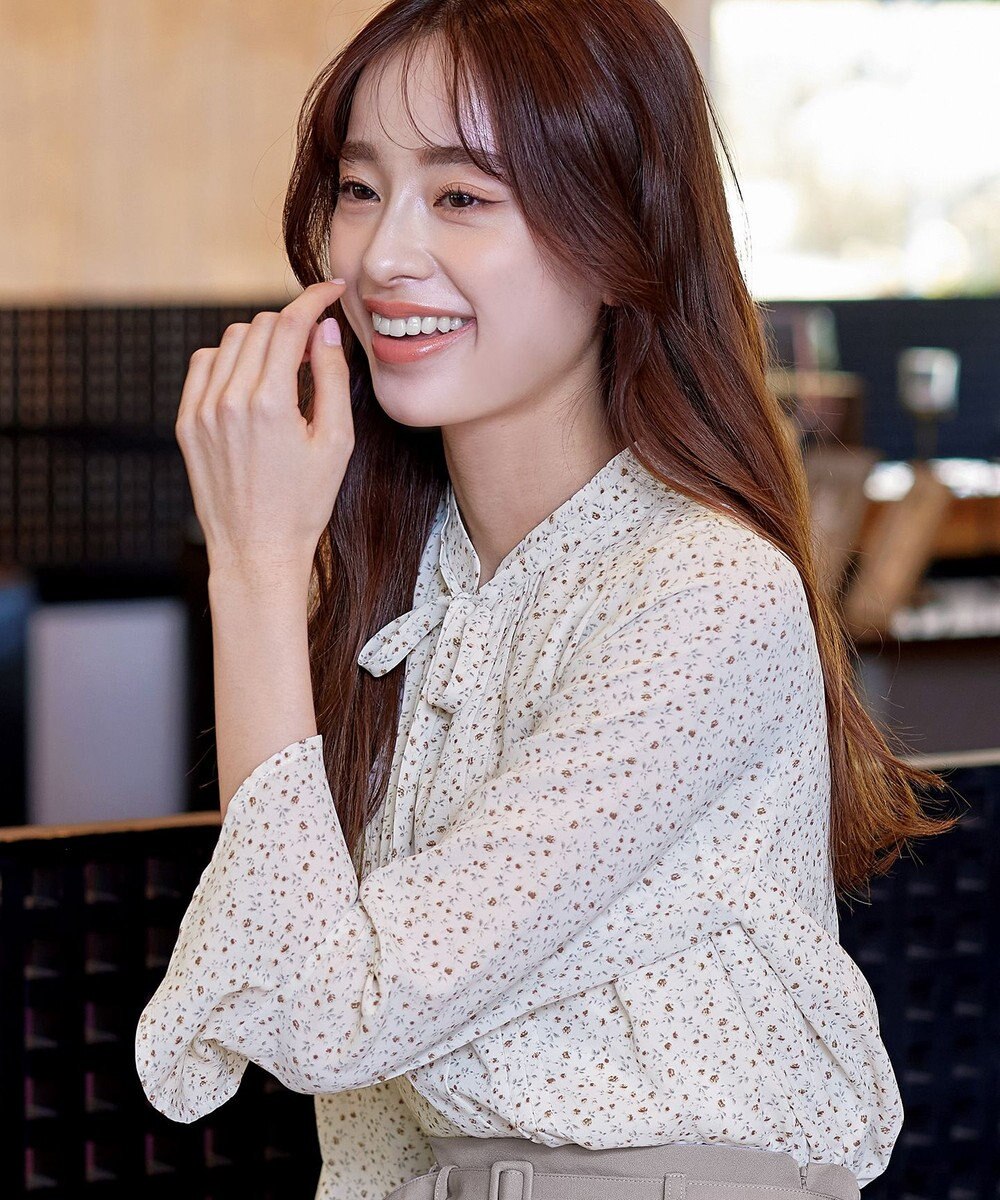 Tiaclasse 【新色追加・洗える】フレアスリーブ花柄リボンブラウス 